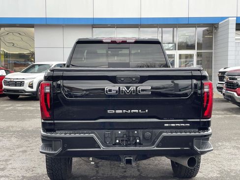Certified 2024 GMC Sierra 2500 Denali Ultimate AWD/4WD image 4