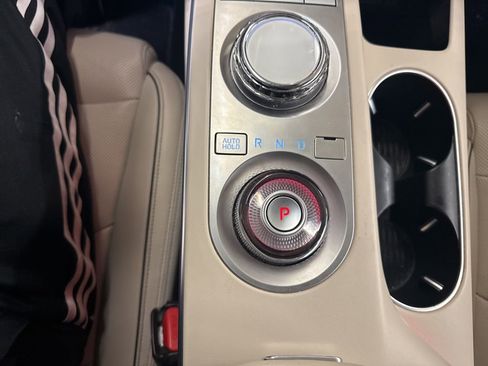 Used 2022 Genesis GV70 2.5T w/ Advanced Package image 24