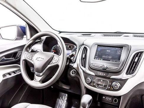 Used 2022 Chevrolet Equinox LT w/ LPO, Cargo Package AWD/4WD image 19