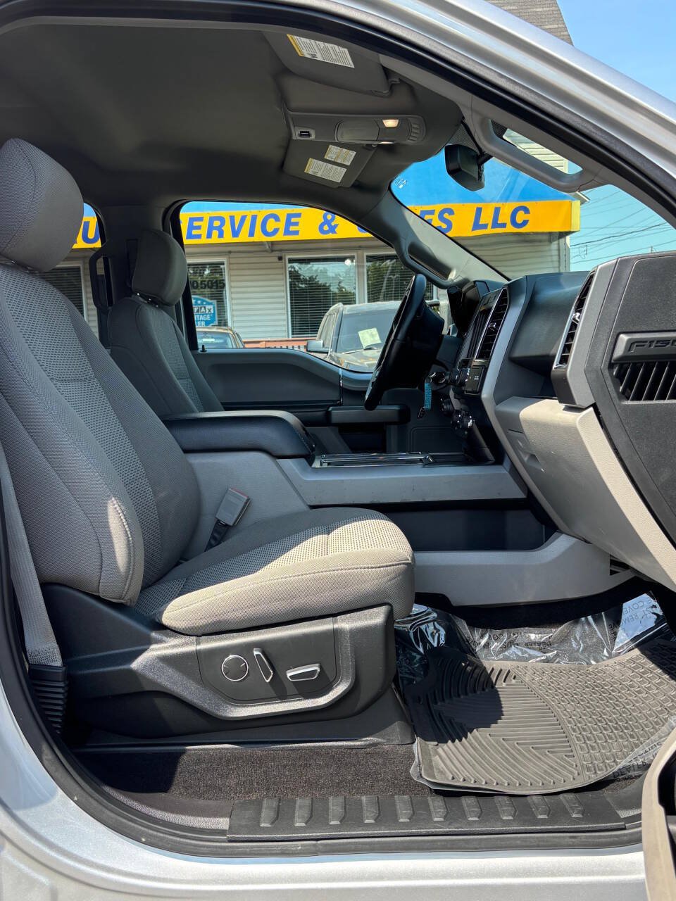 Used 2018 Ford F150 XLT w/ Equipment Group 302A Luxury AWD/4WD image 18