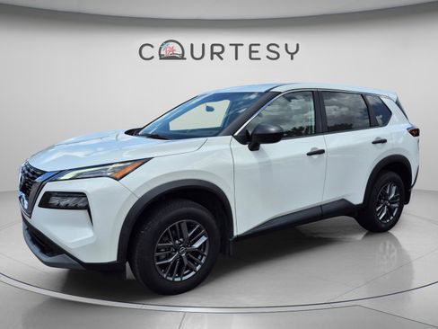 Certified 2023 Nissan Rogue S FWD image 1