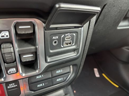 New 2026 Jeep Gladiator Mojave image 38