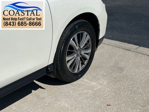 Used 2017 Nissan Pathfinder SV FWD image 26