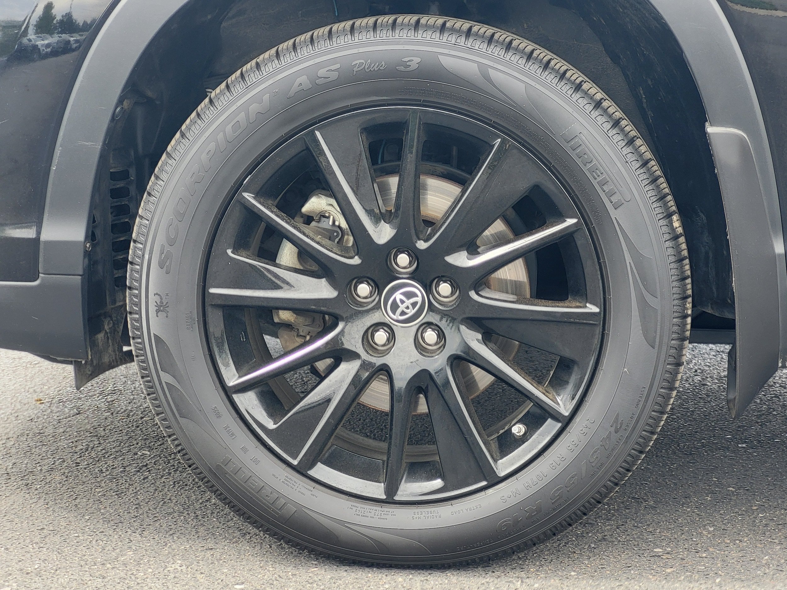 Used 2019 Toyota Highlander SE AWD/4WD image 4