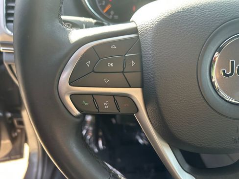 Used 2019 Jeep Grand Cherokee Limited AWD/4WD image 16