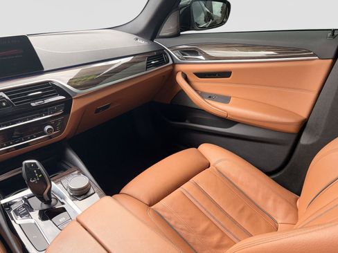 Used 2019 BMW 540i w/ Convenience Package RWD image 17