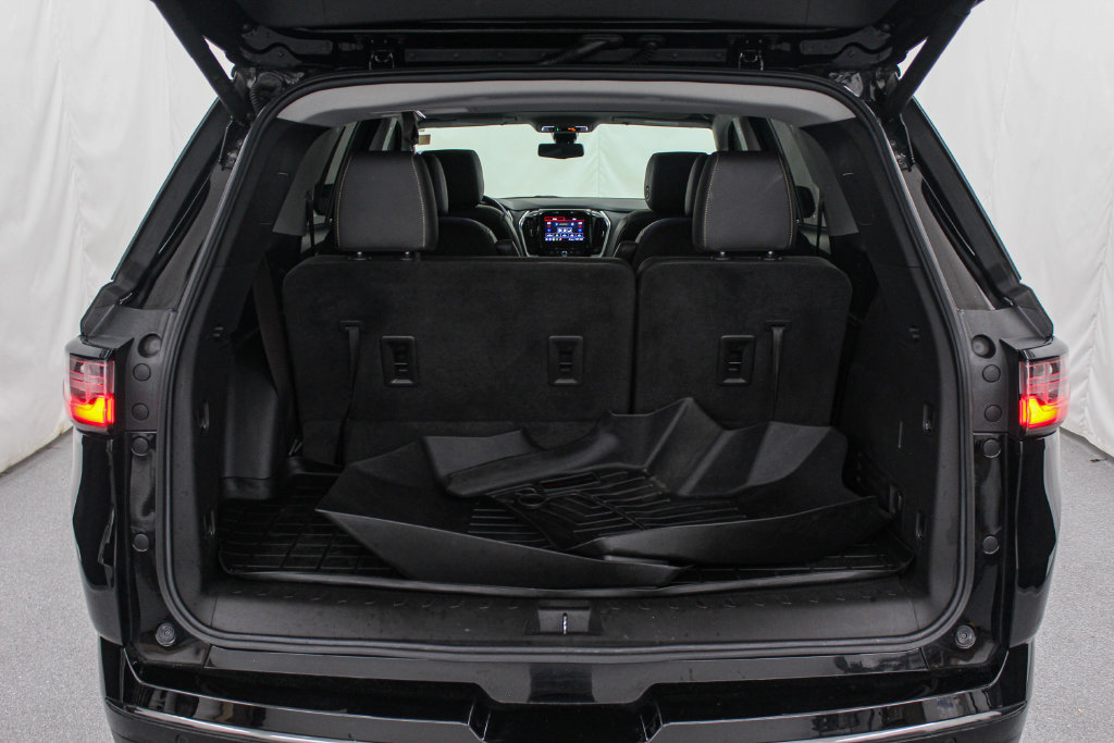 Used 2021 Chevrolet Traverse Premier w/ Redline Edition AWD/4WD image 11