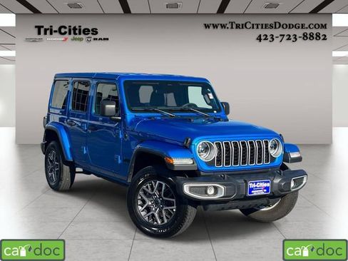 Used 2025 Jeep Wrangler Unlimited Sahara AWD/4WD image 1