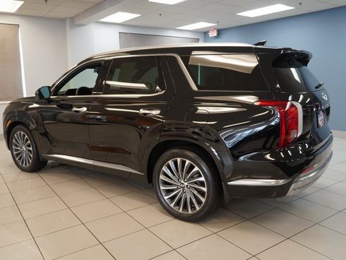 Used 2024 Hyundai Palisade Calligraphy image 8