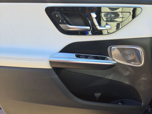 New 2026 Mercedes-Benz GLC 300 4MATIC image 15