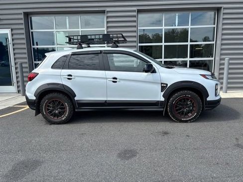 Used 2024 Mitsubishi Outlander Sport AWD image 2
