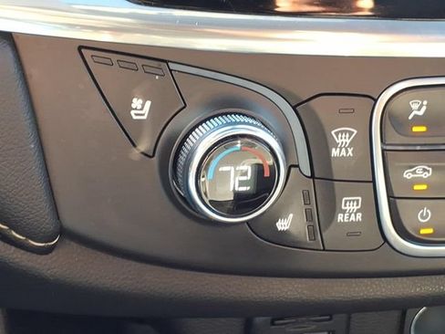 Used 2022 Chevrolet Traverse Premier w/ Redline Edition AWD/4WD image 18