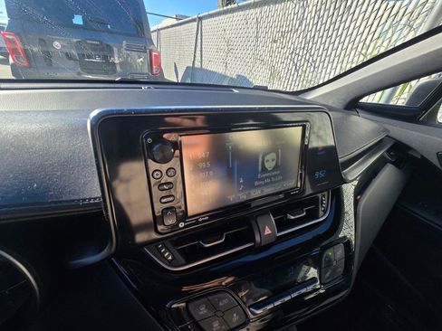 Used 2018 Toyota C-HR XLE image 10