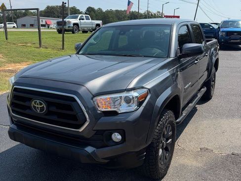 Used 2020 Toyota Tacoma SR5 RWD image 1