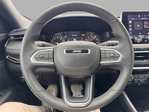 Used 2023 Jeep Compass Altitude image 11