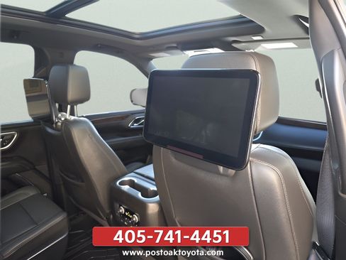Used 2022 Chevrolet Suburban Z71 w/ Luxury Package AWD/4WD image 35