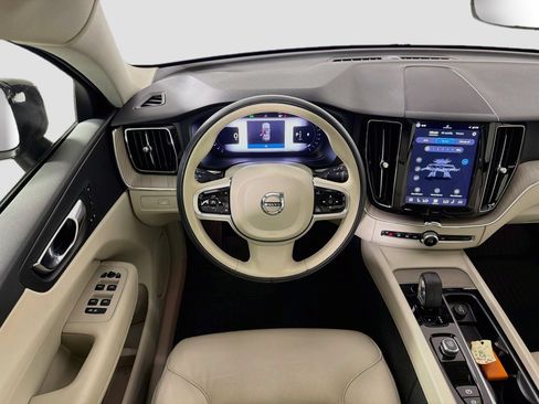 Certified 2023 Volvo XC60 B5 Plus w/ Protection Package Premier AWD/4WD image 23