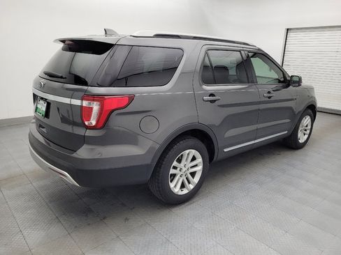 Used 2017 Ford Explorer XLT w/ Equipment Group 202A FWD image 10