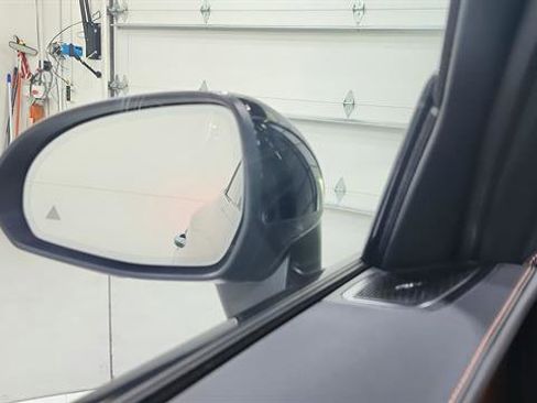 Used 2025 Mercedes-Benz GLC 300 image 15