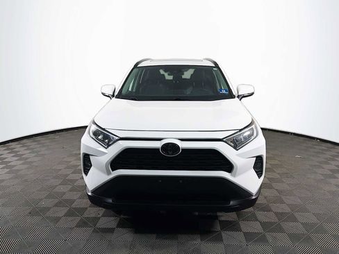 Used 2020 Toyota RAV4 XLE Premium image 2
