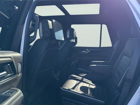 Used 2025 GMC Yukon Denali Ultimate w/ LPO, Floor Liner Package AWD/4WD image 25