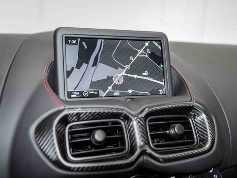 Used 2023 Aston Martin V12 Vantage Roadster image 10