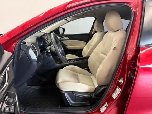 Used 2018 MAZDA MAZDA3 Sport image 10