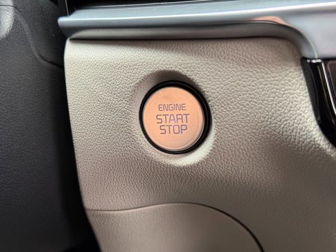 Used 2025 Kia Sorento SX AWD/4WD image 23