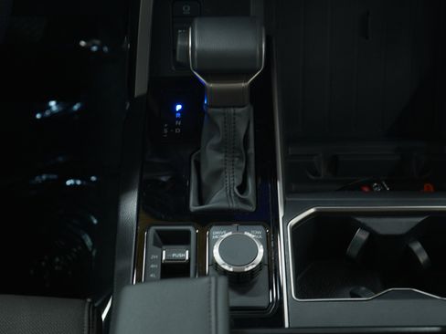 Used 2025 Toyota Tundra SR5 AWD/4WD image 19