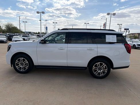 Used 2025 Ford Expedition Active AWD/4WD image 9