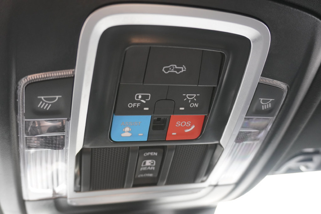 Used 2025 RAM 2500 Laramie w/ Sport Appearance Package AWD/4WD image 33