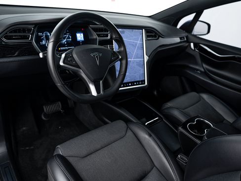 Used 2018 Tesla Model X 75D AWD/4WD image 8