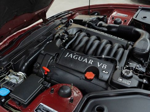 Used 1999 Jaguar XK8 Coupe image 32