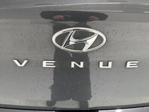 Used 2024 Hyundai Venue SEL image 33