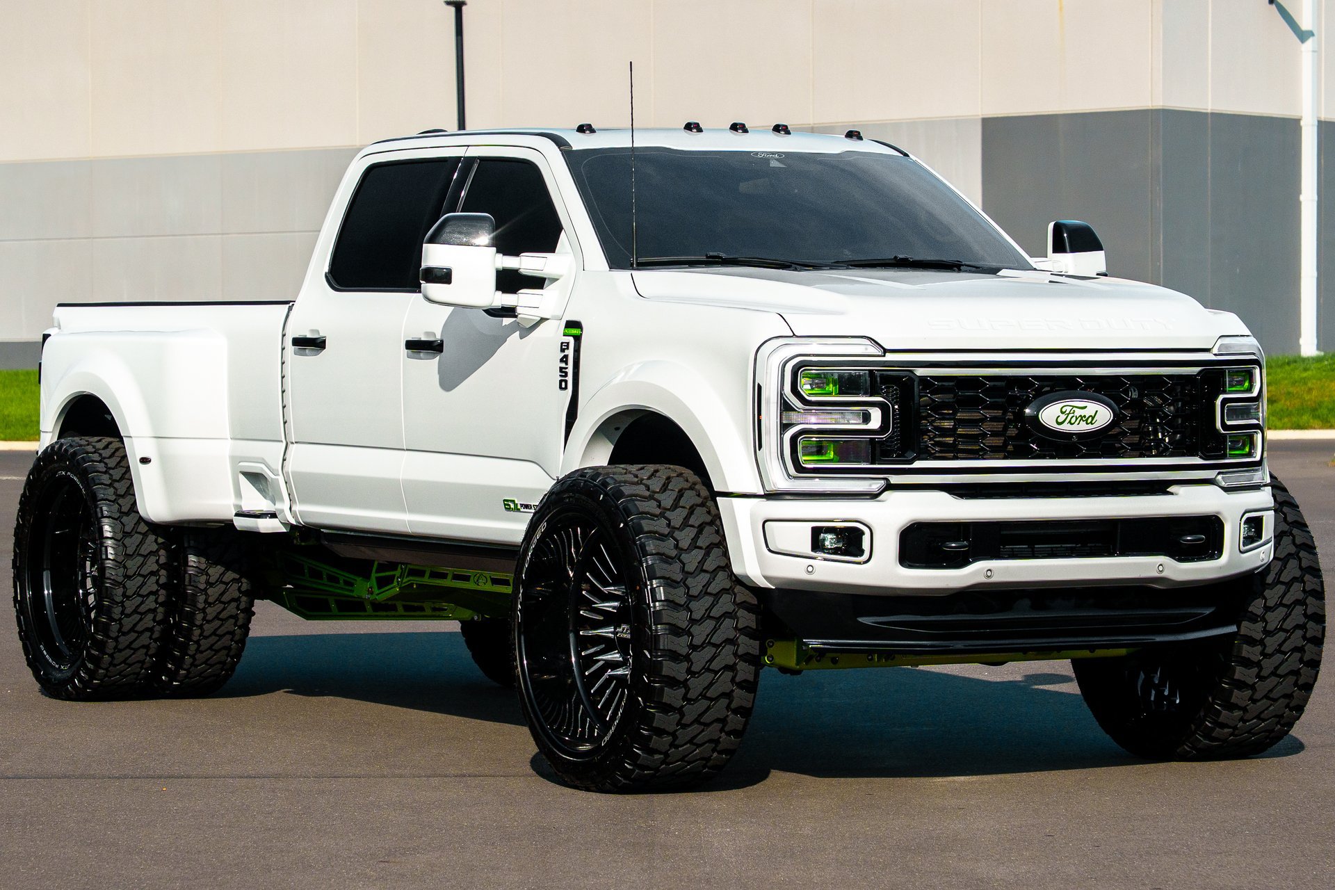 Used 2026 Ford F450 Platinum w/ Platinum Plus Package AWD/4WD image 3