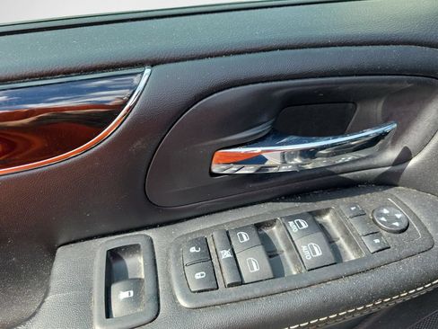Used 2019 Dodge Grand Caravan SXT w/ Blacktop Package FWD image 14