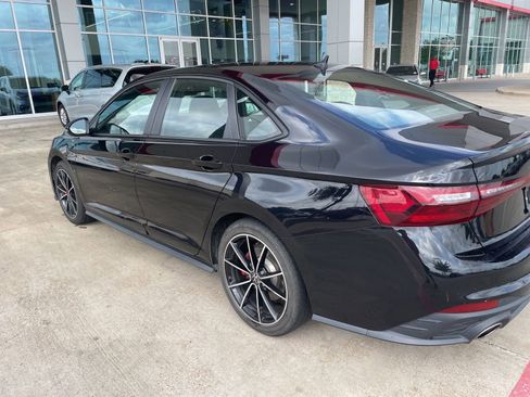 Used 2025 Volkswagen Jetta GLI Autobahn FWD image 14
