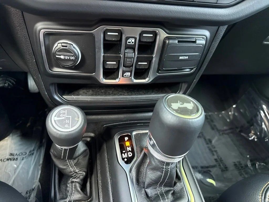 Used 2026 Jeep Wrangler Unlimited Sahara AWD/4WD image 28