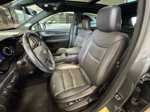 Used 2022 Cadillac XT5 Premium Luxury w/ Technology Package AWD/4WD image 19