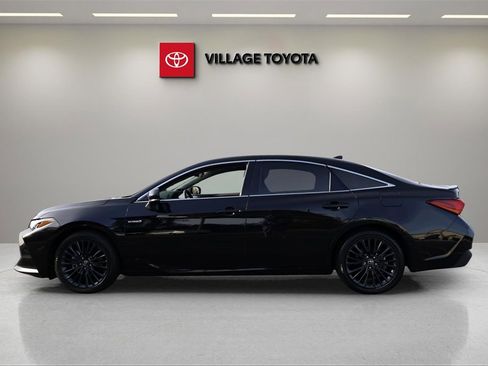 Certified 2019 Toyota Avalon XSE image 2