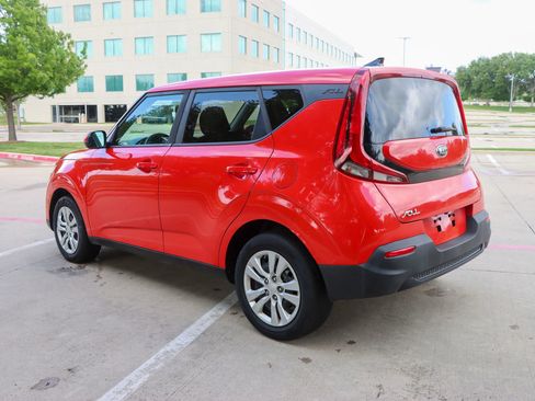 Used 2020 Kia Soul LX image 5