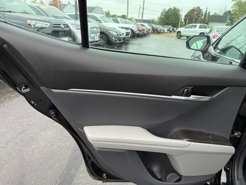 Used 2022 Toyota Camry SE image 26