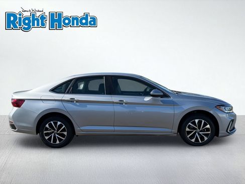 Used 2025 Volkswagen Jetta S FWD image 8