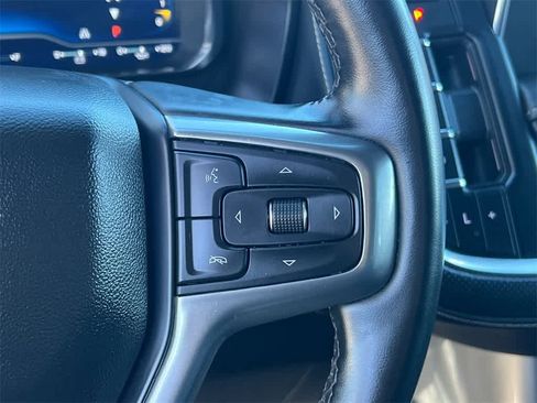 Used 2023 Chevrolet Suburban Premier image 25