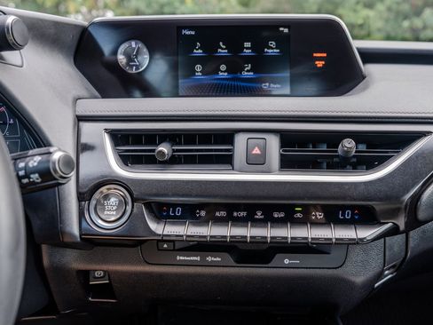 Used 2019 Lexus UX 200 FWD image 20