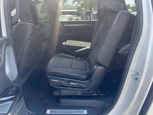 New 2025 Cadillac Escalade ESV Premium Luxury Platinum image 16