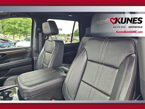 Used 2025 Chevrolet Tahoe High Country w/ Sun And Tow Package AWD/4WD image 24