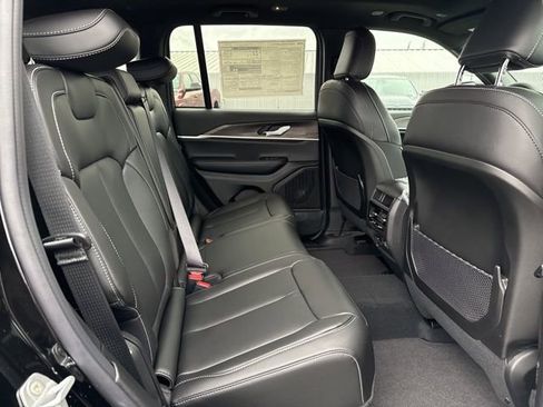 New 2025 Jeep Grand Cherokee Limited image 10