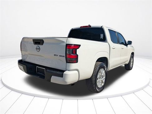 Used 2023 Nissan Frontier SV image 4