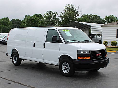 Used 2025 GMC Savana 2500 Extended w/ Driver Convenience Package RWD image 3